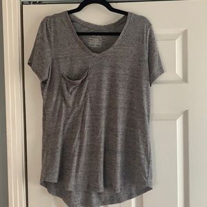 Gray v scoop tee